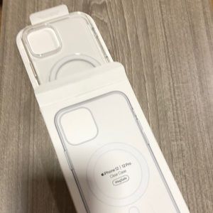 iPhone 12 / 12 pro clear case MagSafe